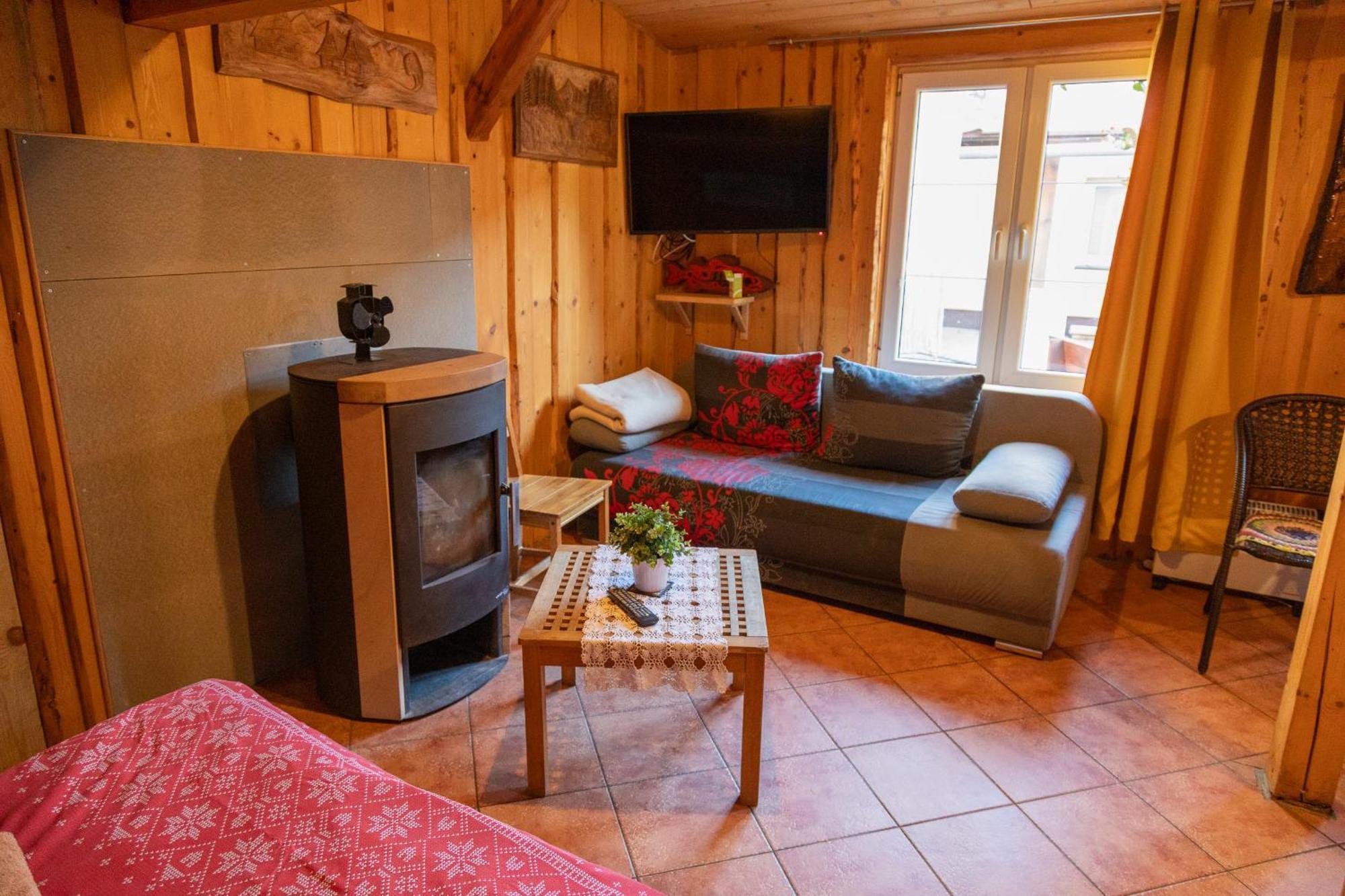 Apartamento Dovolenkovy Dom Ela Pets Friendly Poprad Exterior foto